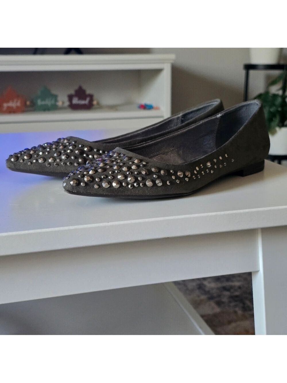 Guess Gray Suede  Loafers Flats With Rhinstones Embellishment Size 8 M